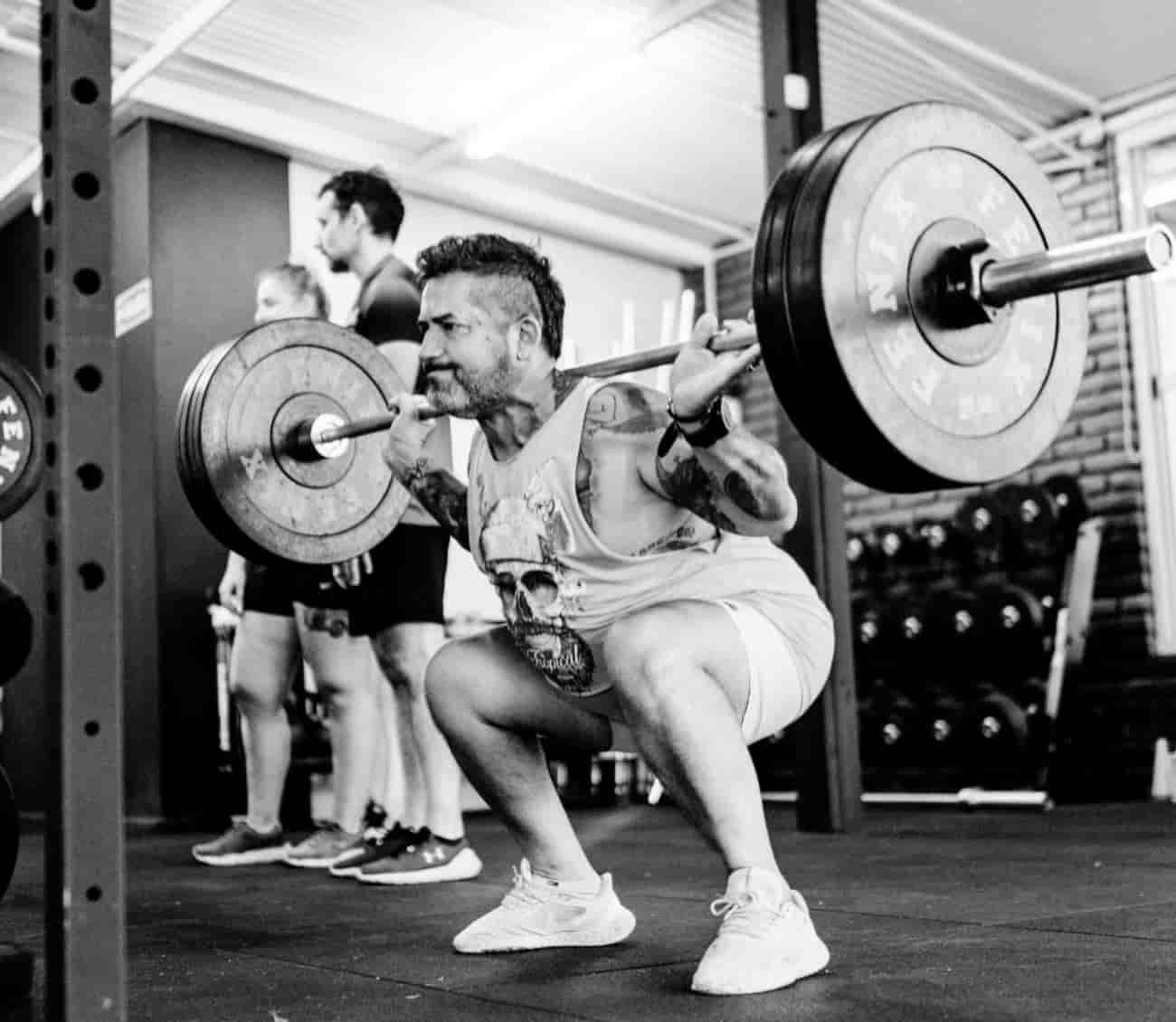 Hombre entrenando